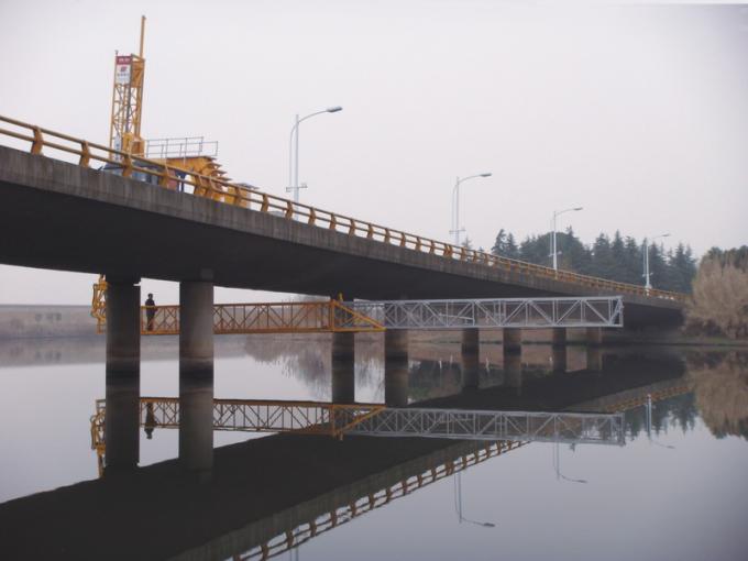 Peralatan Pemeriksaan Jembatan Truss Sasis FAW 8x4 206KW 280HP, lebar maksimal 4m